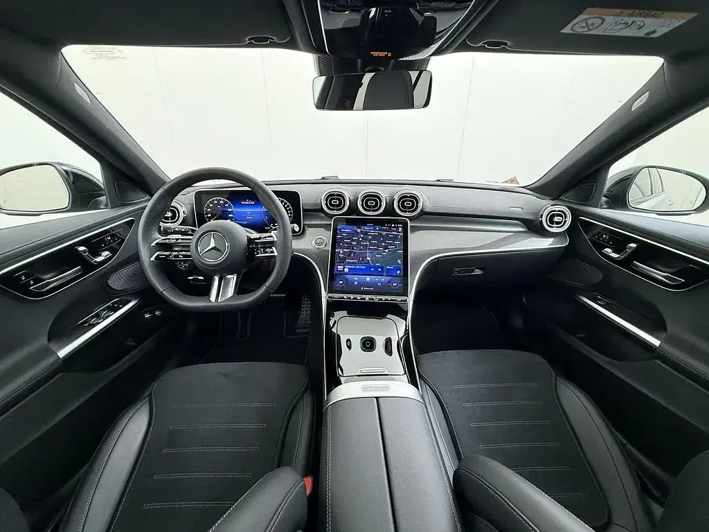 Gebraucht Mercedes C300e Business 313 PS (230 kW) 2025 Grau Kombi