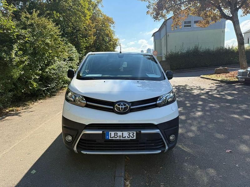 Weiß Gebraucht 2020 Toyota Proace Team Van | 17.400 € (Superpreis) - Bild 1/4