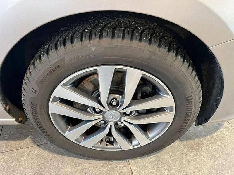 Gebraucht Hyundai i30 Trend 140 PS (102 kW) 2017 Grau Limousine