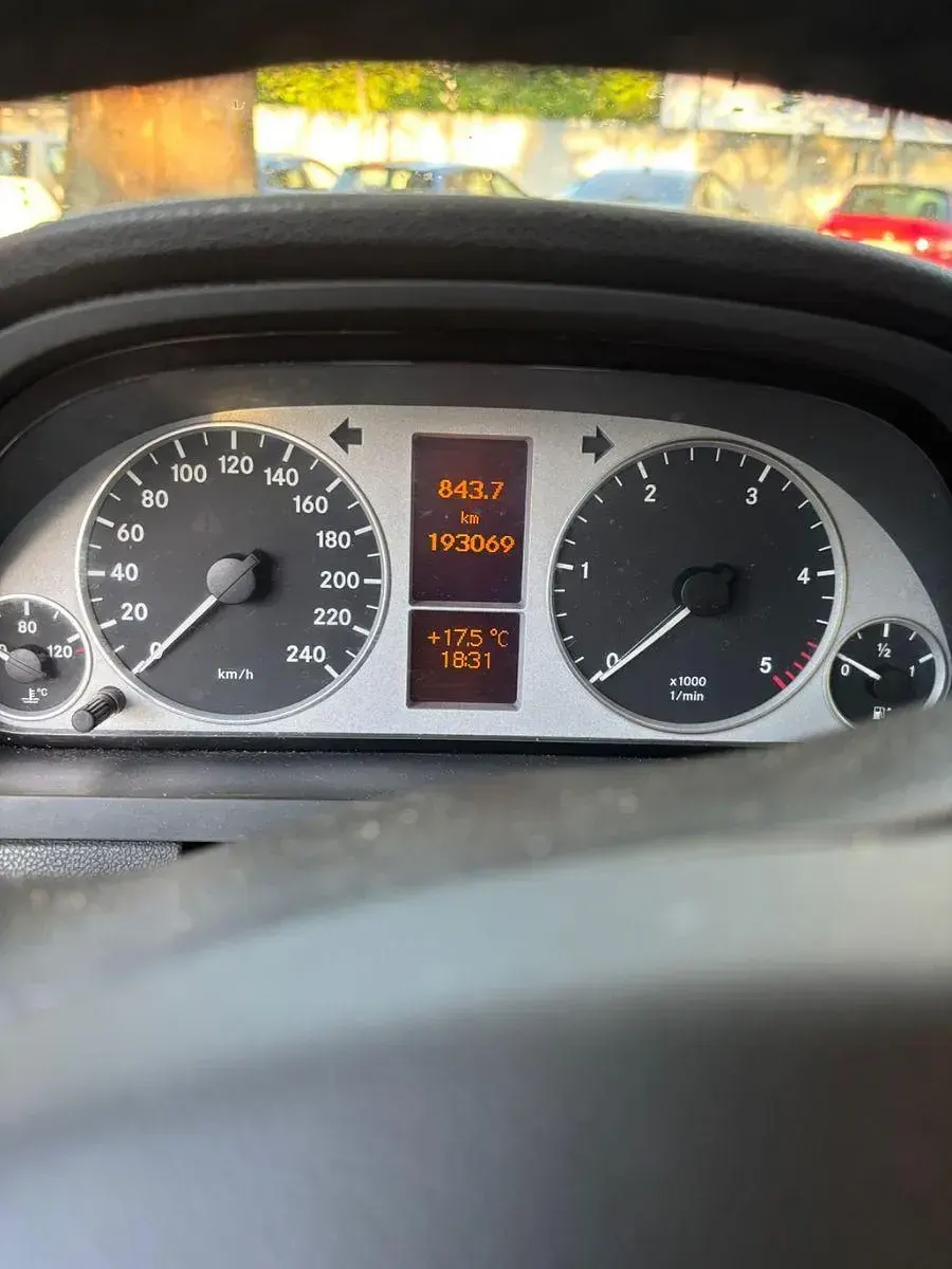 Gebraucht Mercedes A180 109 PS (80 kW) 2009 Grau Van / Kleinbus