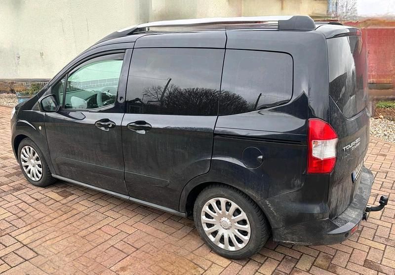 Gebraucht Ford Tourneo Courier Titanium 101 PS (74 kW) 2014 Schwarz Van / Kleinbus