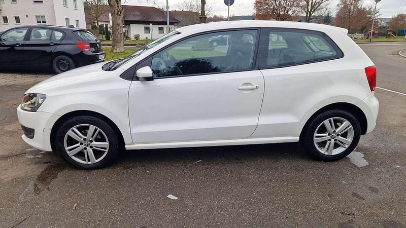 Gebraucht VW Polo Sound 69 PS (50 kW) 2010 Candyweiß Kleinwagen