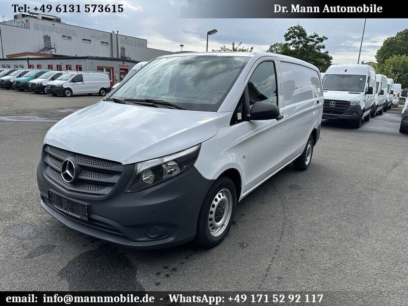Weiß Gebraucht 2020 Mercedes Vito Van / Kleinbus | 17.493 € (Fairer Preis) - Bild 1/4