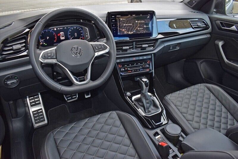 Gebraucht VW T-Roc Cabriolet R-line 150 PS (110 kW) 2024 Schwarz Cabrio