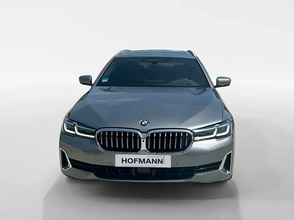Gebraucht BMW 530 Luxury Line 286 PS (210 kW) 2023 Skyscraper grau metallic Kombi