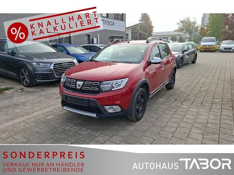 Rot Gebraucht 2018 Dacia Sandero Celebration Kleinwagen | 7.985 € (Superpreis) - Bild 1/4