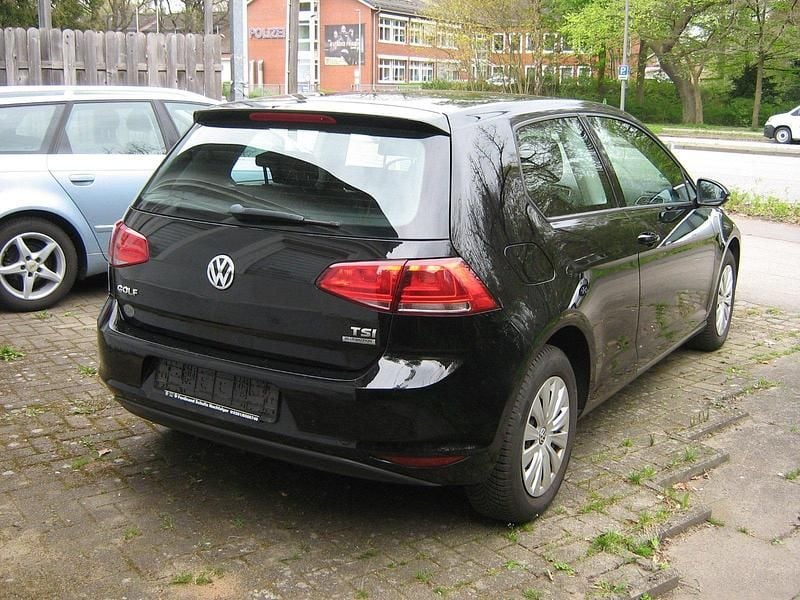 Gebraucht VW Golf VII 85 PS (62 kW) 2014 Schwarz Kleinwagen