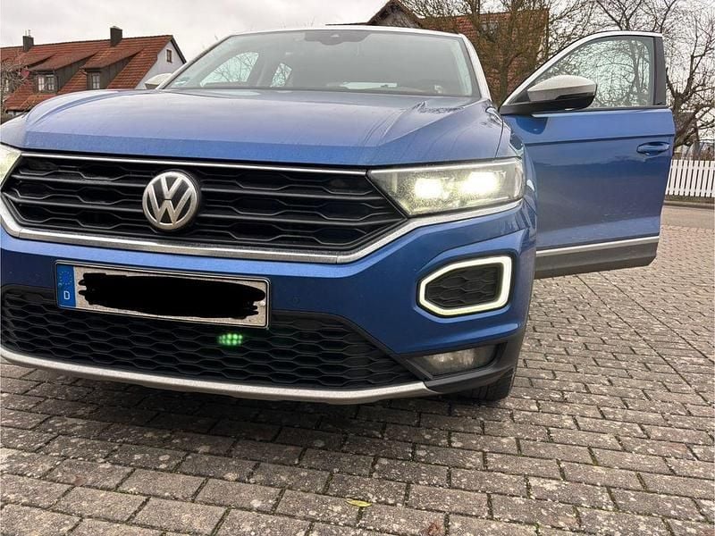Blau Gebraucht 2019 VW T-Roc Style SUV | 18.000 € (Guter Preis) - Bild 1/4