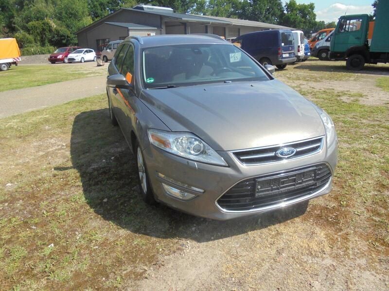 Silber Gebraucht 2012 Ford Mondeo Titanium Kombi | 2.399 € (Etwas zu teuer) - Bild 1/4