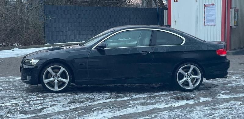 Gebraucht BMW 330 231 PS (169 kW) 2007 Schwarz Coupé