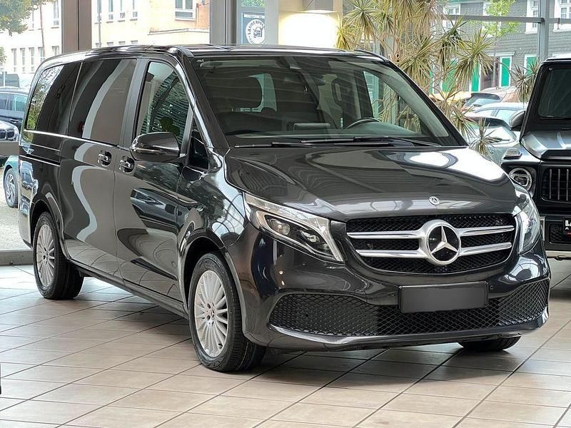 Gebraucht Mercedes V250 Avantgarde 190 PS (139 kW) 2020 Grau metallic Van / Kleinbus