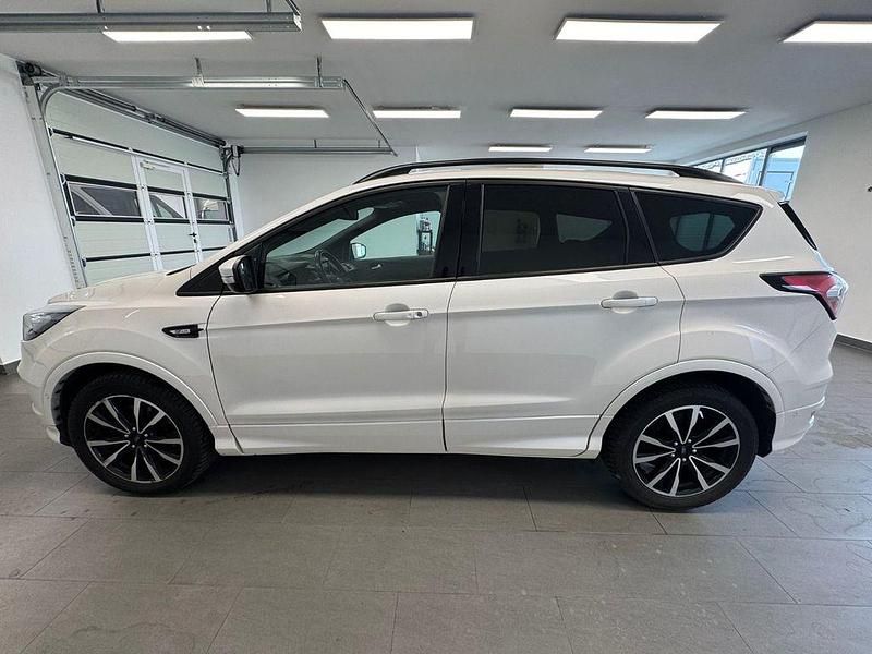 Gebraucht Ford Kuga ST-Line 120 PS (88 kW) 2019 Weiß SUV