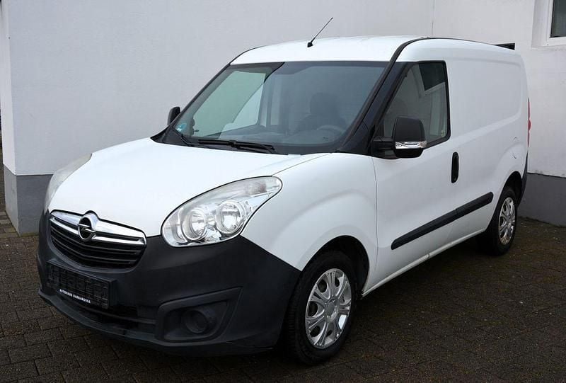 Weiß Gebraucht 2016 Opel Combo Van / Kleinbus | 2.100 € (Superpreis) - Bild 1/4