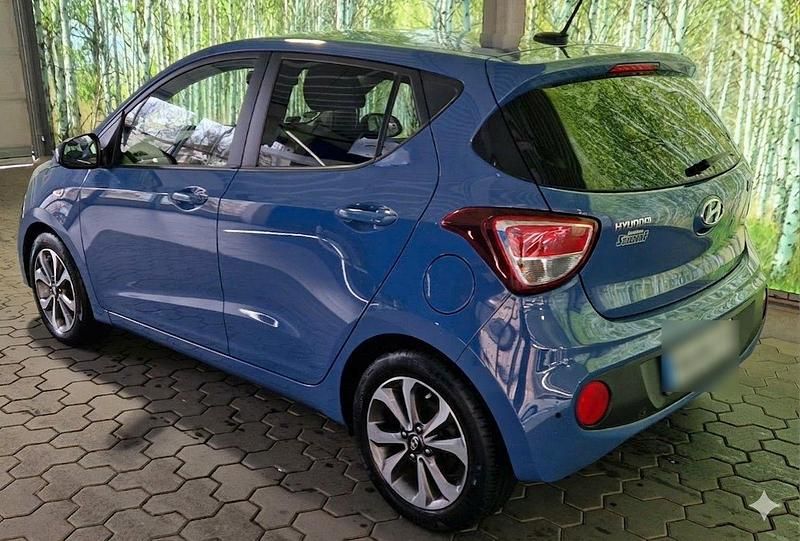 Gebraucht Hyundai i10 Trend 67 PS (49 kW) 2018 Blau Kleinwagen