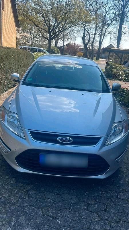 Gebraucht Ford Mondeo 116 PS (85 kW) 2014 Silber Kombi