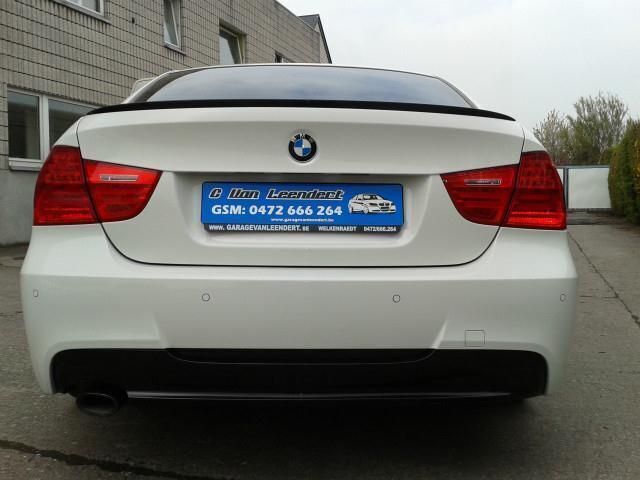 Gebraucht BMW 318 185 PS (136 kW) 2011 Weiß metallic Limousine