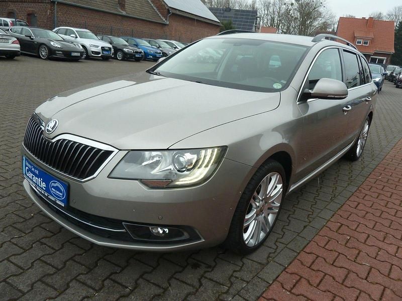 Gebraucht Skoda Superb Ambition 125 PS (91 kW) 2013 Beige Kombi