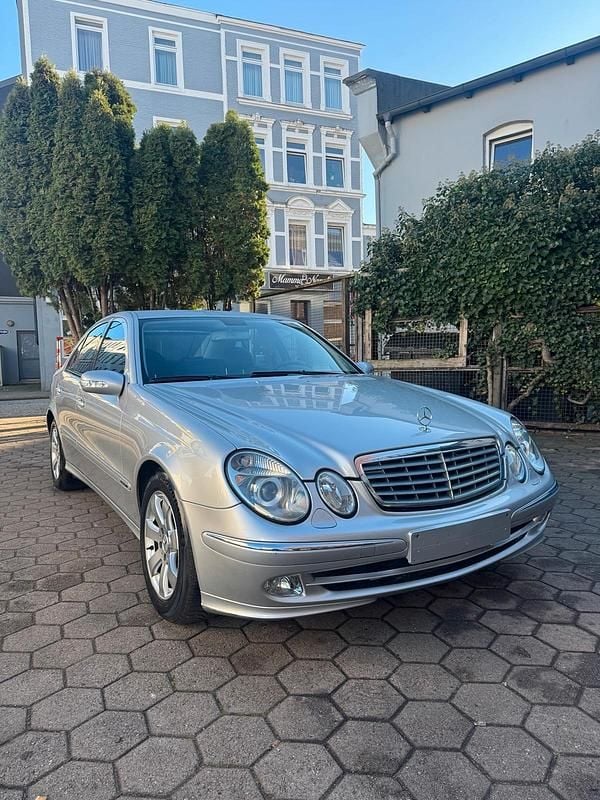 Silber Gebraucht 2003 Mercedes E320 Limousine | 4.000 € (Guter Preis) - Bild 1/4