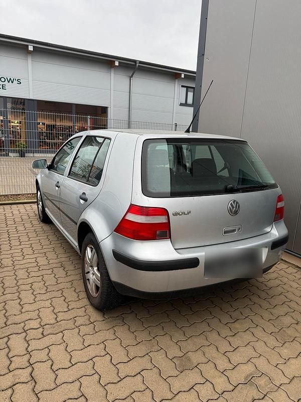 Usata VW Golf IV 75 CV (55 kW) 2002 Argento Utilitaria