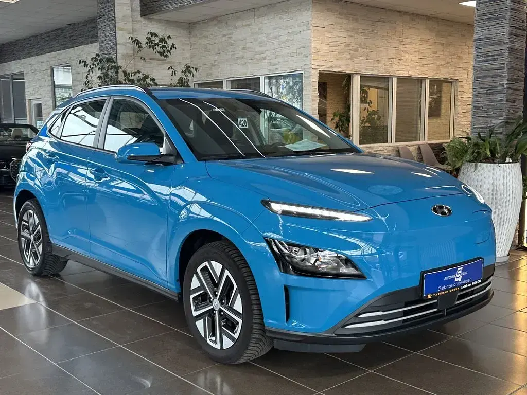 Gebraucht Hyundai Kona Select 100 kW (136 PS) 2023 Blau SUV