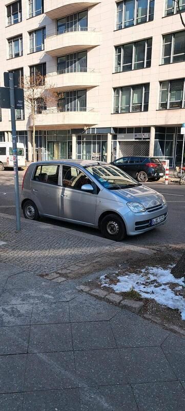 Silber Gebraucht 2006 Daihatsu Cuore Kleinwagen | 1.500 € (Etwas zu teuer) - Bild 1/4