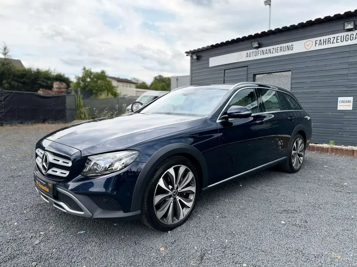 Gebraucht Mercedes E400 340 PS (250 kW) 2019 Blau Limousine