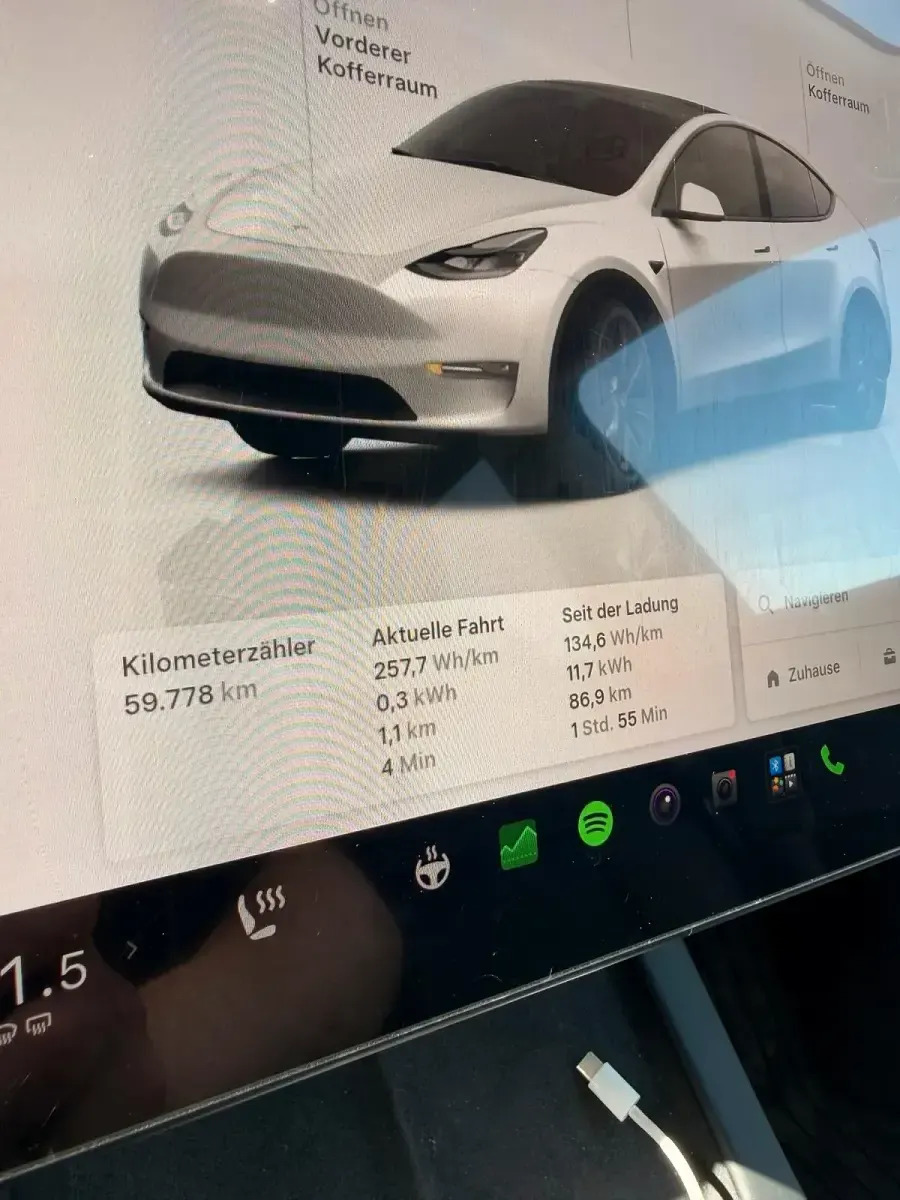 Used Tesla Model Y Standard Range 220 kW (300 HP) 2023 White SUV