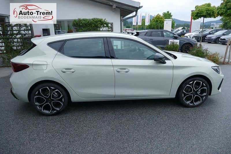 Neu Cupra Leon 150 PS (110 kW) 2025 Taiga grau Limousine