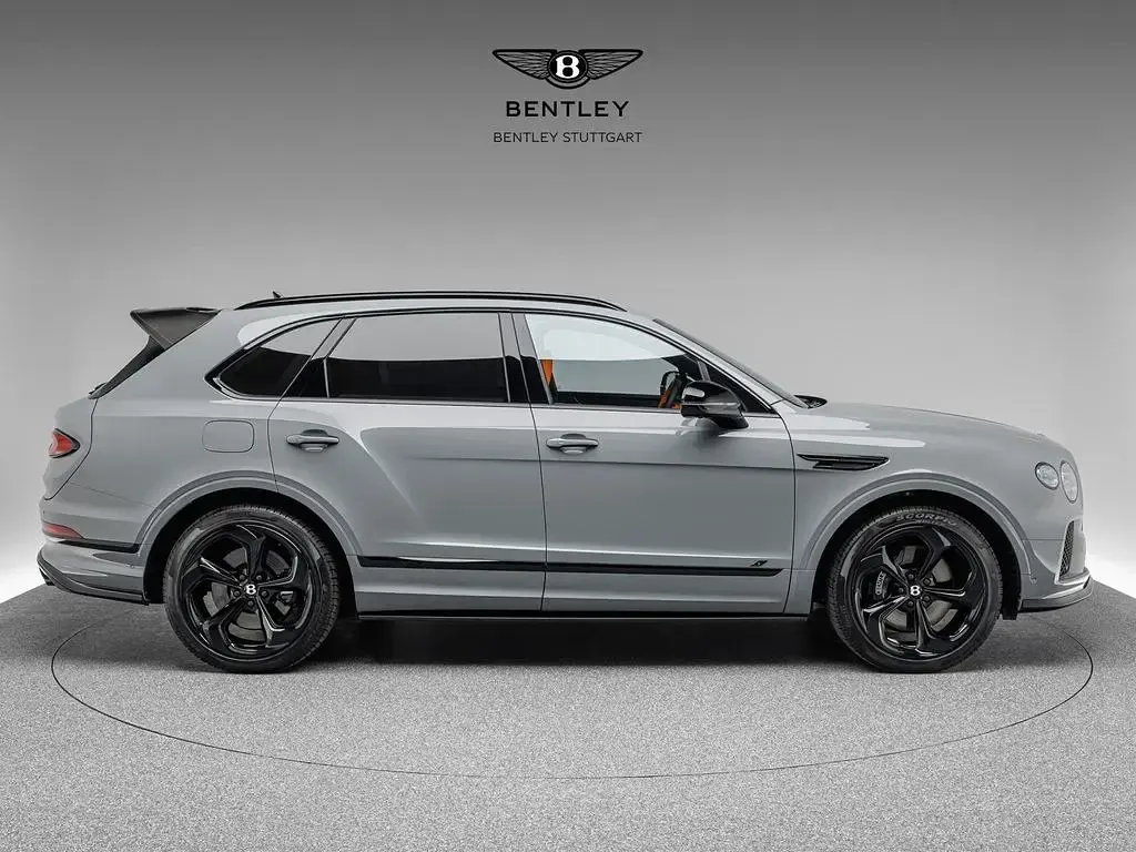 Gebraucht Bentley Bentayga 549 PS (403 kW) 2024 Cambrian grey SUV