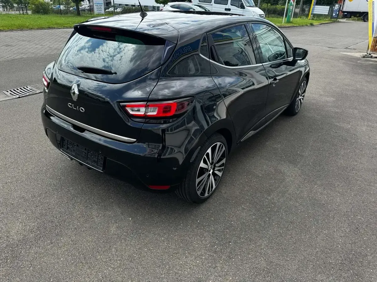 Gebraucht Renault Clio IV Initiale Paris 118 PS (86 kW) 2017 Sternenschwarz Kleinwagen