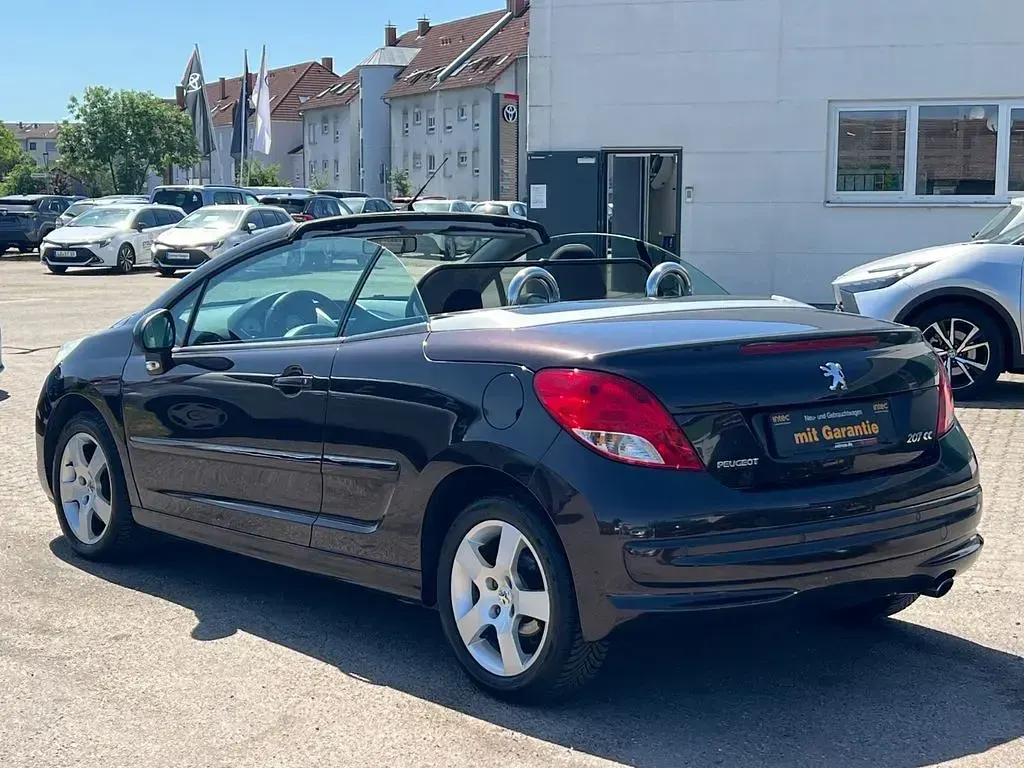 Gebraucht Peugeot 207 CC Platinum 120 PS (88 kW) 2011 Braun Cabrio