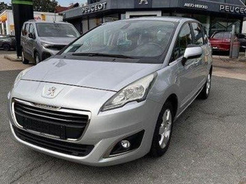 Grau Gebraucht 2015 Peugeot 5008 Active Van / Kleinbus | 10.500 € (Teuer) - Bild 1/4