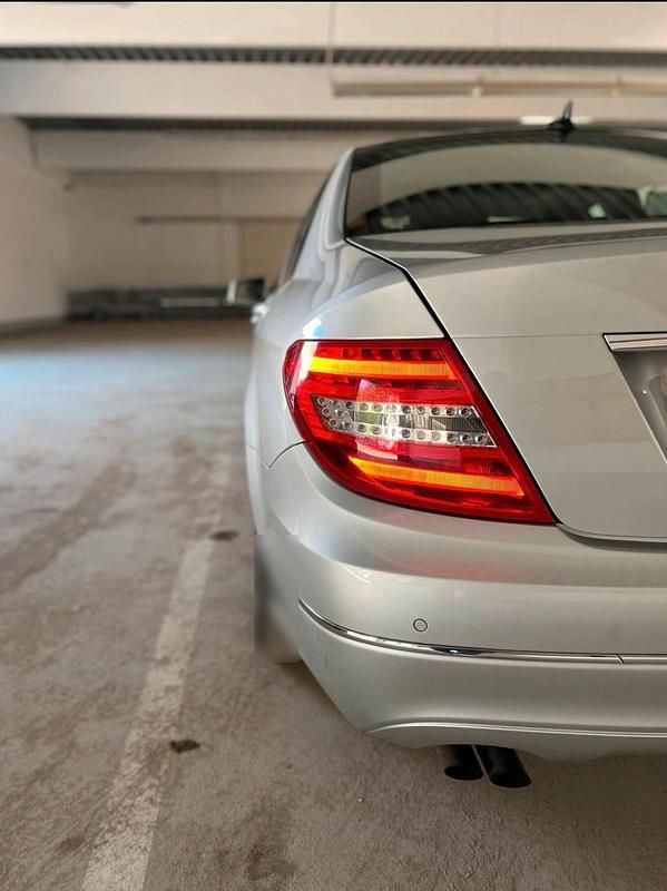 Gebraucht Mercedes C180 Avantgarde 156 PS (114 kW) 2012 Silber Limousine