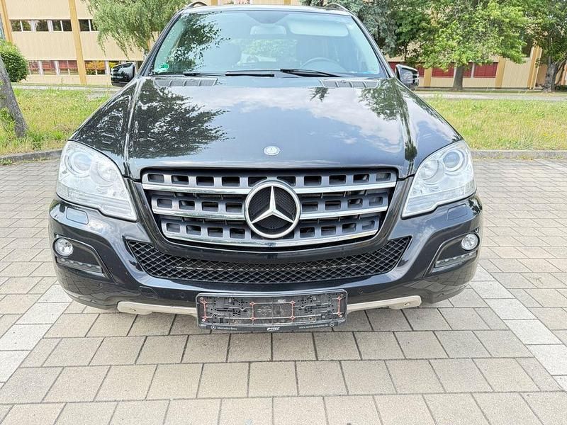 Gebraucht 2010 Mercedes ML300 SUV | 7.990 € - Bild 1/4