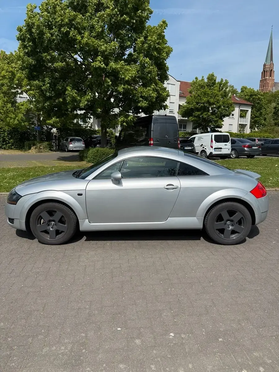 Używany Audi TT 180 KM (132 kW) 1999 Srebrny Coupe