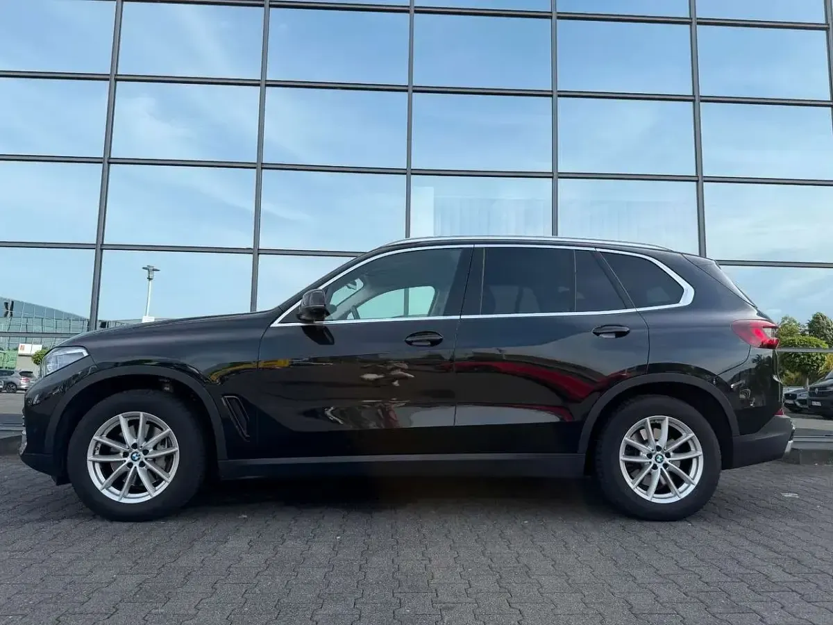Gebraucht BMW X5 Performance 286 PS (210 kW) 2022 Saphirschwarz SUV