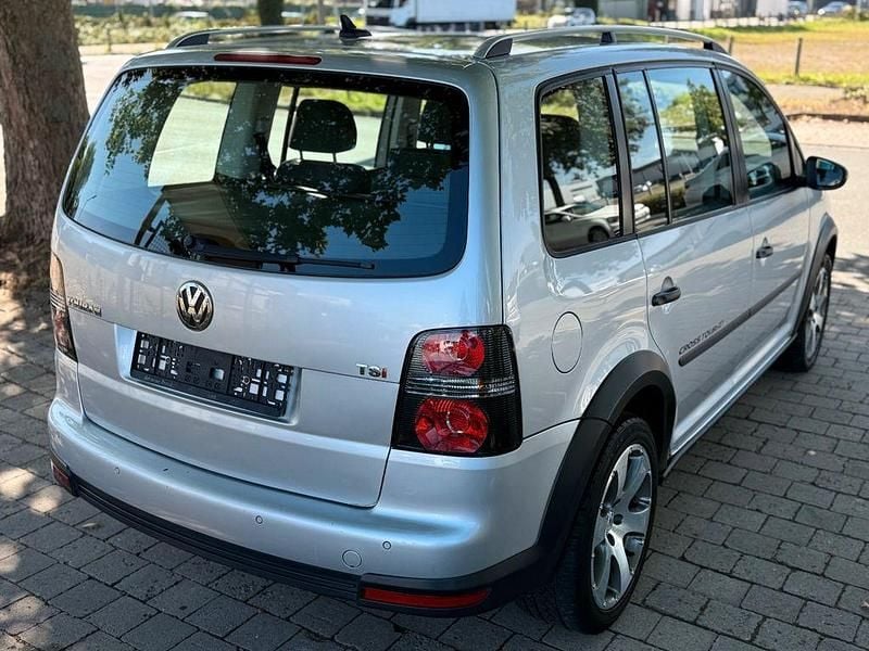 Gebraucht VW Touran Cross 140 PS (102 kW) 2010 Silber Van / Kleinbus