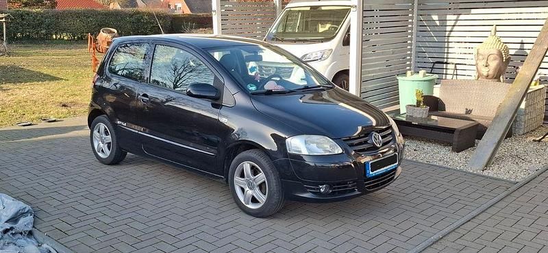 Gebraucht VW Fox Style 54 PS (39 kW) 2011 Schwarz Kleinwagen