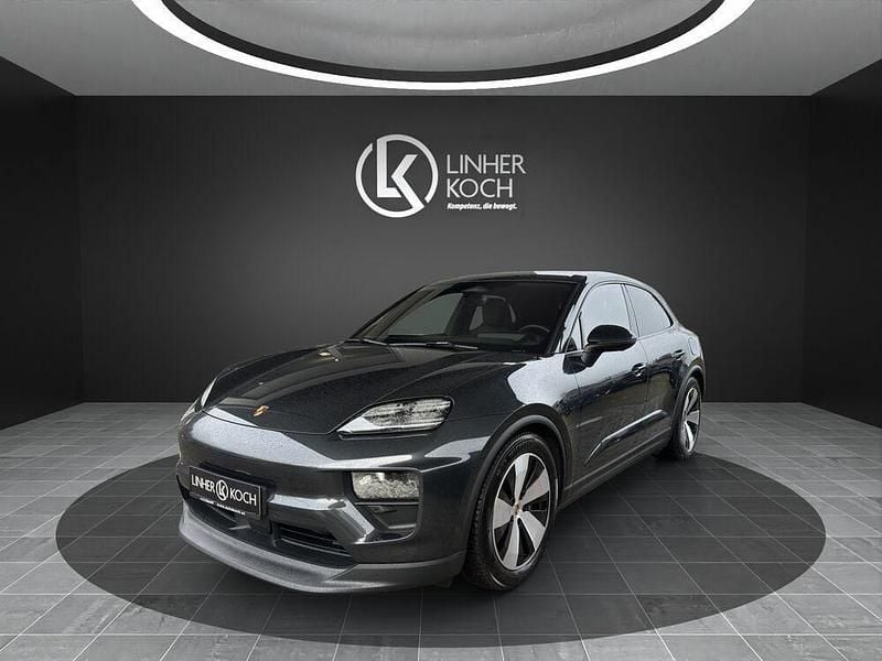 Grau Gebraucht 2024 Porsche Macan SUV | 89.900 € (Fairer Preis) - Bild 1/4