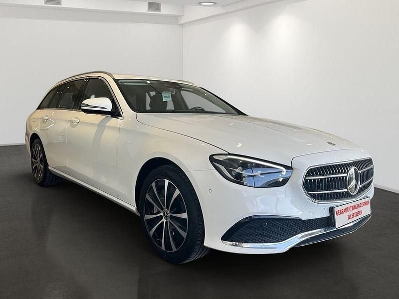 Gebraucht Mercedes E300 194 PS (142 kW) 2022 Polarweiss  unilack Kombi