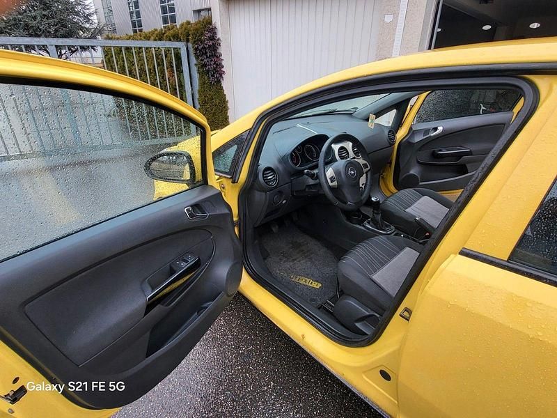 Gebraucht Opel Corsa Innovation 75 PS (55 kW) 2008 Gelb Kleinwagen