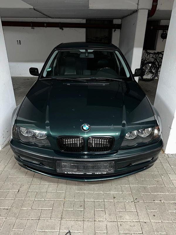 Grün Gebraucht 2000 BMW 316 Limousine | 1.100 € (Guter Preis) - Bild 1/4