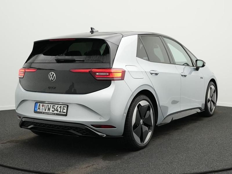 Gebraucht VW ID.3 GTX 210 kW (286 PS) 2025 Scale silver metallic Kleinwagen