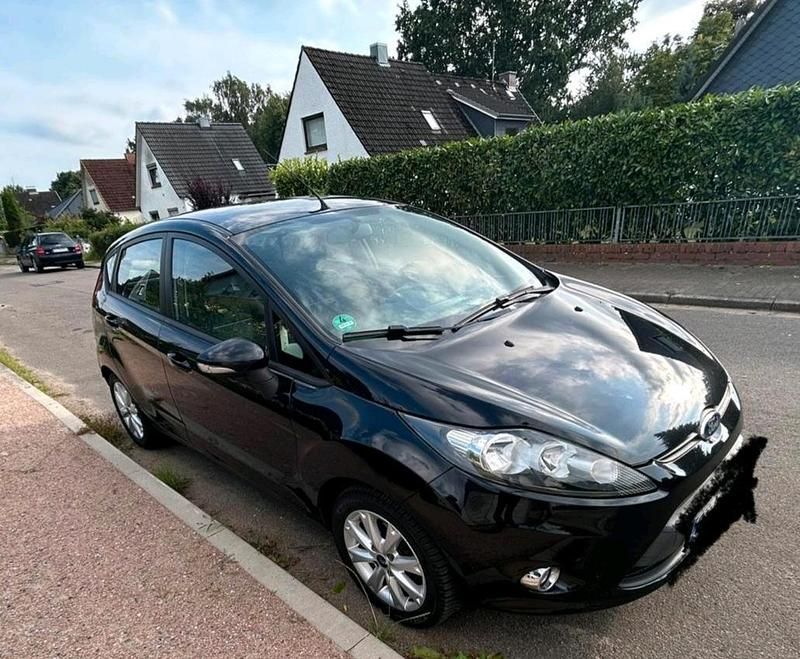 Schwarz Gebraucht 2011 Ford Fiesta Titanium Kleinwagen | 3.600 € (Teuer) - Bild 1/4