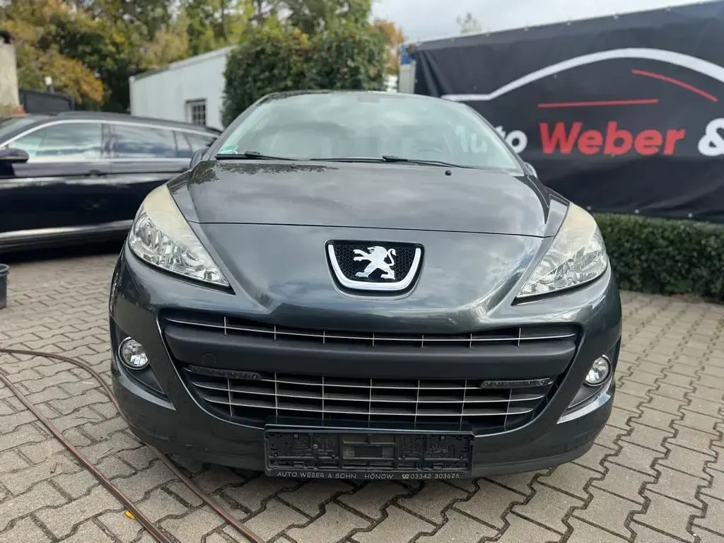 Gebraucht Peugeot 207 Premium 120 PS (88 kW) 2011 Grau