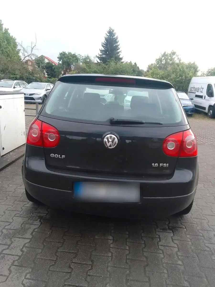 Gebraucht VW Golf V 115 PS (84 kW) 2004 Schwarz Kleinwagen
