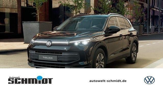 Neu VW Tiguan 150 PS (110 kW) 2025 Grenadillschwarz metallic SUV