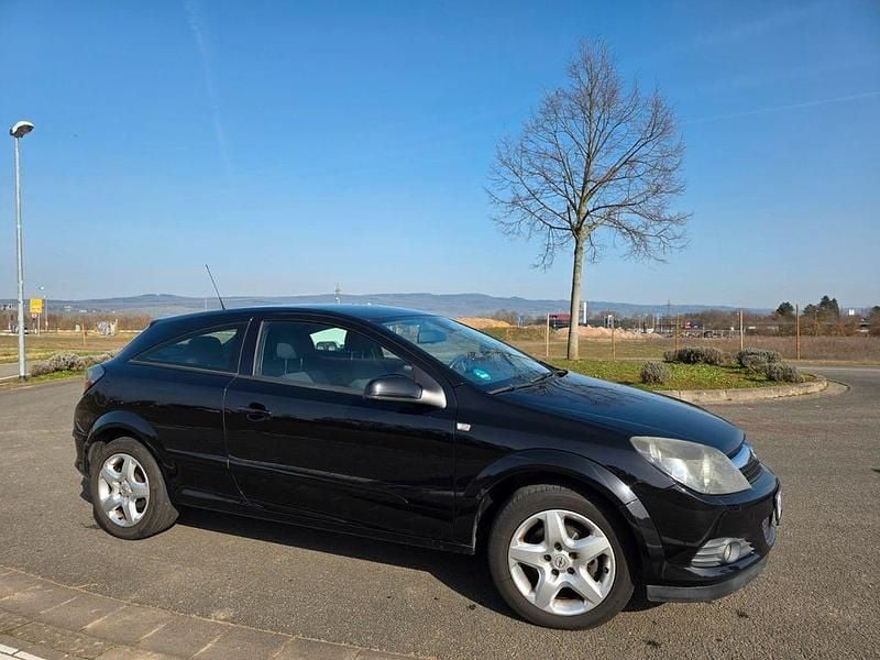 Gebraucht Opel Astra GTC 90 PS (66 kW) 2008 Schwarz Limousine