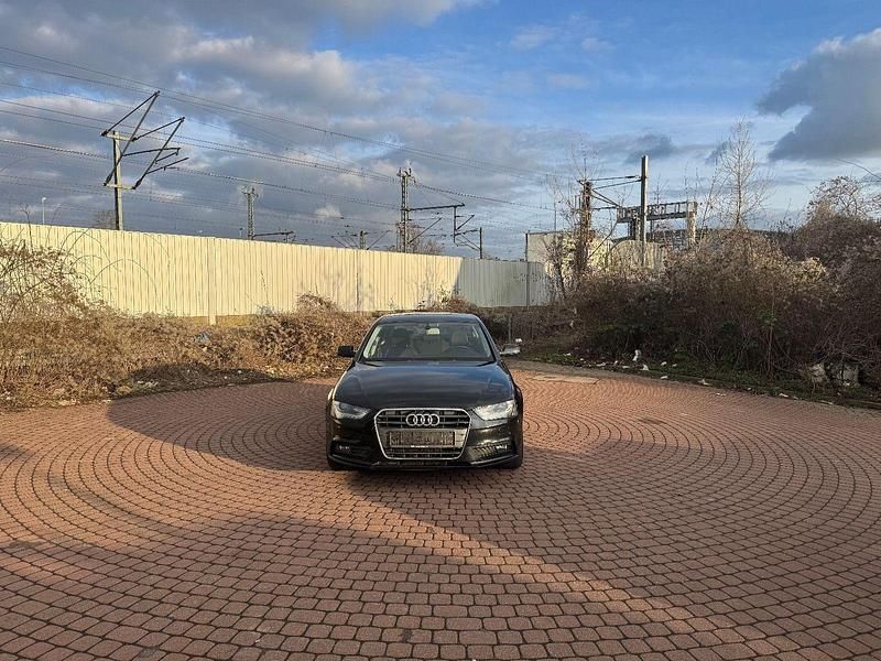 Gebraucht Audi A4 Ambiente 190 PS (139 kW) 2015 Schwarz Limousine