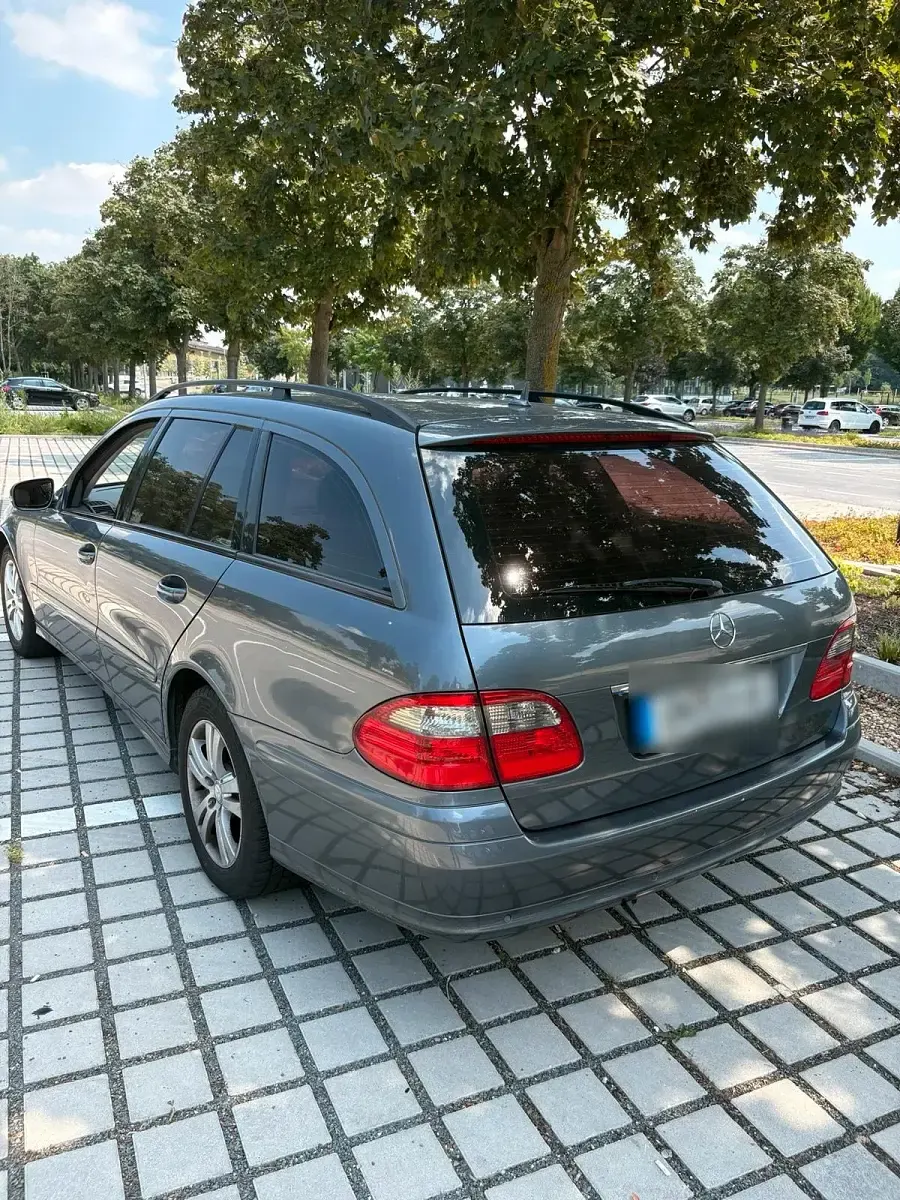 Gebraucht Mercedes E220 170 PS (125 kW) 2006 Grau Kombi